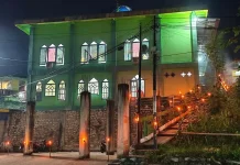 Tradisi Lampu Damar Warnai Malam 27 Masjid Nuruttaqwa