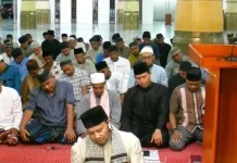 Tarawih Malam Ke-27 Masjid Agung Fakfak Berlangsung Tertib