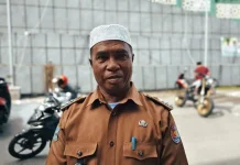 Kepala Distrik Fakfak Barat Imbau Warga Jauhi Miras
