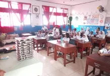 Ratusan Siswa SD Inpres Wagom Terima Makan Bergizi Gratis