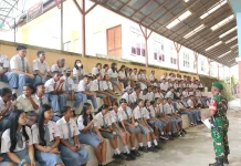 Motivasi Generasi Muda, Babinsa Fakfak Ajak Siswa Don Bosco Daftar TNI AD 2026