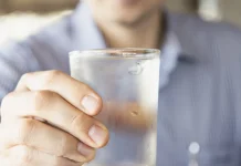 Tujuh Manfaat Minum Air Garam di Pagi Hari