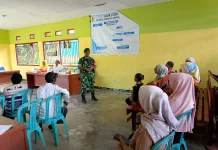 Babinsa Fakfak Sosialisasi Rekrutmen TNI AD Kepada Warga