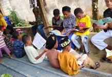 Pemuda Teluk Patipi Hidupkan Literasi di Hari Pendidikan