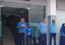 Kepala RRI Fakfak Tekankan Kerja Sesuai Aturan Pegawai