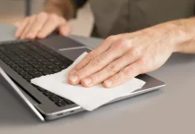 Keyboard Laptop Ketumpahan Air?Ini Cara Mengatasinya
