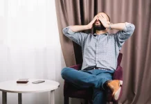 Cara Hadapi Atasan Sering Mood Swing