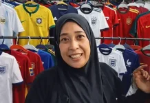 Demam Piala Dunia Dongkrak Penjualan Jersey di Fakfak