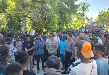 Polres Fakfak Utamakan Musyawarah Tangani Aksi Pemalangan Jalan Umum