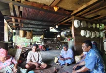 Sekretaris Distrik Fakfak Timur Jalin Silaturahmi Bersama Warga Tunasgain