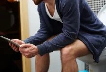 Menunda ke toilet saat bekerja,bisa picu masalah kesehatan