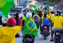 Fans Brazil Fakfak Rayakan Kemenangan Dengan Konvoi dan Aksi Bersih Lingkungan