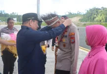 Disambut Forkopimda, AKBP Naim Ishak Resmi Tiba di Fakfak sebagai Kapolres Baru