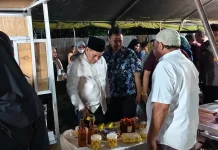 Bupati Fakfak Tinjau Stand Kuliner UMKM usai Membuka Lomba Islami