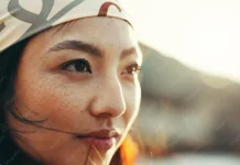 Tips Samarkan Flek Hitam saat Menginjak Usia 30an