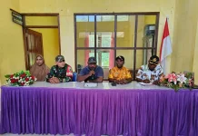 Babinsa Kramomongga Hadiri Penyerahan SK Panitia HUT Kemerdekaan RI Ke-81