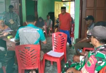 Babinsa Fakfak Hadiri Rapat Penyaluran BLT Dana Desa Kampung Nemewikarya