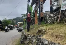 Kampung Tanama Bersihkan Jalan Utama Sambut HUT Kemerdekaan