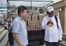 Umat Katolik Fakfak Sumbang 500 Karton Air untuk Peringatan Masuk Islam diPapua