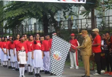 Bupati Fakfak Lepas Gerak Jalan Indah Sambut HUT Kemerdekaan RI