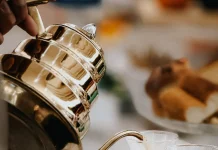 Waktu Terbaik Minum Teh Pagi atau Malam Hari