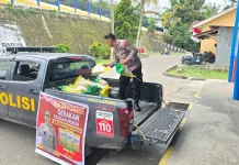 Polsek Fakfak Gelar Gerakan Pangan Murah, Jual Beras SPHP Rp. 60.000