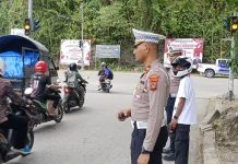 Kasat Lantas Fakfak Imbau Pengendara Gunakan Helm dan Taat Rambu