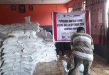 Bantuan Beras Mulai Disalurkan Kepada Warga Kampung Tanama