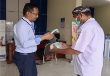 Puskesmas Bomberai Bagikan Masker Lindungi Warga dari Asap