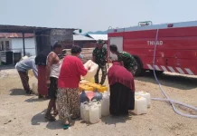 Kodim Fakfak Kembali Salurkan Air Bersih untuk Warga Terdampak