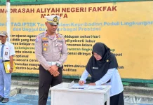 Satlantas Polres Fakfak Lantik Pengurus PKS Periode 2026-2027 di MAN Fakfak