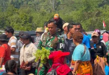 Dansubdenpom XVIII/1-2 Fakfak: Pasar Barter Simbol Kebersamaan dan Toleransi