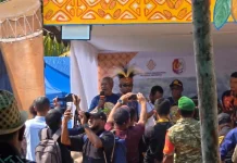 Festival Teluk Berau Hidupkan Kembali Tradisi Barter Masyarakat Mambunibuni