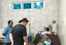 Dewan Paroki Santo Yosep Fakfak Kunjungi Pasien RSUD