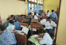 SMP Negeri 4 Fakfak Perkuat Literasi Kepada Siswa