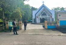 Polres Fakfak Kedepankan Pelayanan Humanis saat Amankan Ibadah