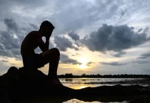 Dampak dari Menyembunyikan Perasaan Kangen yang Berat