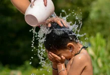 Waktu yang Perlu Diperhatikan saat Mandi agar Tetap Aman