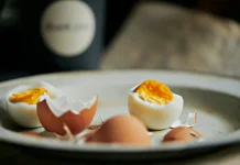 Makan Telur Rebus Bisa Membuat Kentut Berbau, Benarkah?