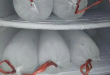 Pasokan Air Menipis, Harga Es Batu Ikut Melonjak