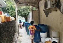 Warga Wagom RT 29 Berbondong Bondong Tunggu Bantuan Air Bersih Pemerintah