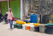 Warga Tanama Apresiasi Pembagian Air Bersih Pemerintah Daerah saat Kemarau
