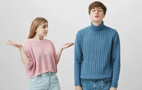 Ciri Orang Yang Benci Kita Namun Manis Didepan