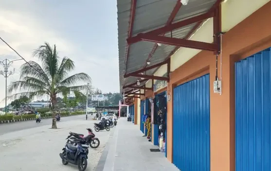 Aktivitas Perdagangan Ruko Kelapa 1 Makin Ramai