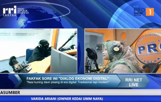 Kedai UMM Naya Pertahankan Cita Rasa Tradisional lewat Bungkus Daun Pisang
