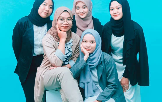 Lima Ciri Kepribadian Orang yang Suka Warna Biru Menurut Psikolog