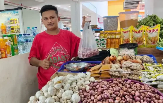 Pasokan Tersendat, Bawang Merah Fakfak Tembus Rp.80 Ribu