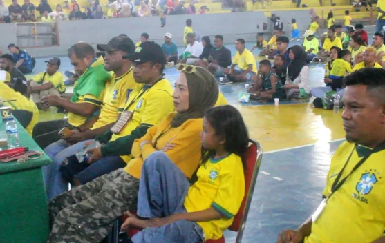 Nobar Brazil Kontra Haiti Pererat Kebersamaan Warga Fakfak