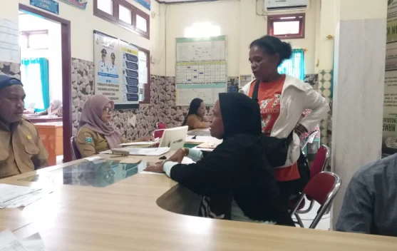 Disdukcapil Fakfak Tingkatkan Pelayanan Cepat Mudah Nyaman Bagi Masyarakat