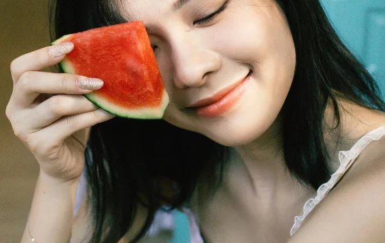 Tips Kulit Semangka Bisa Atasi Ruam dan Mata Panda
